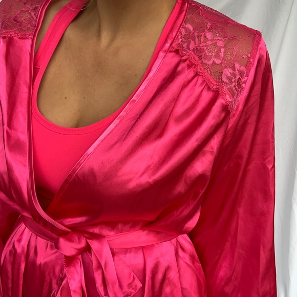 Morgan Taylor Intimates Robe - Picture 3 of 4